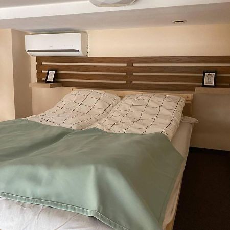 Apartamenty Dobra Noc Przy Wawelu 2 Bedrooms Krakow Bagian luar foto